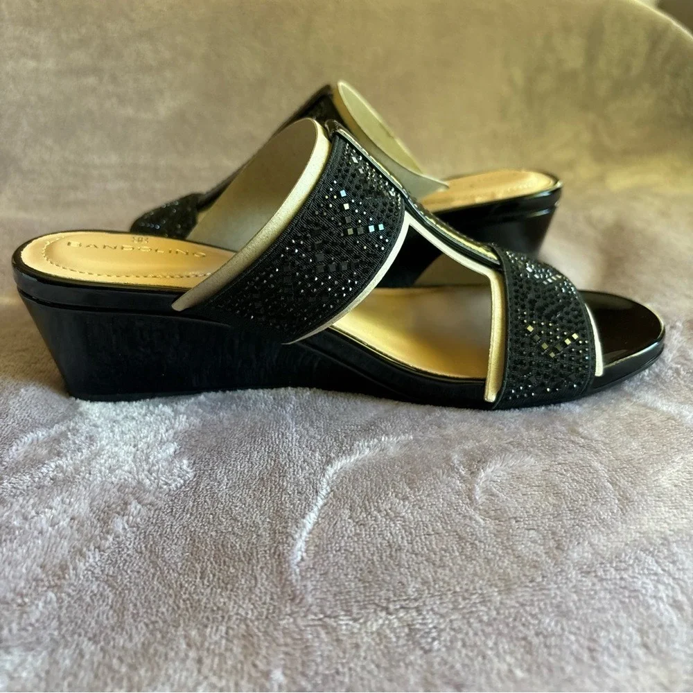 Bandolino BNILUVIT2 Black Rhinestone Wedge Sandals T-Strap Mules Womens 6M
